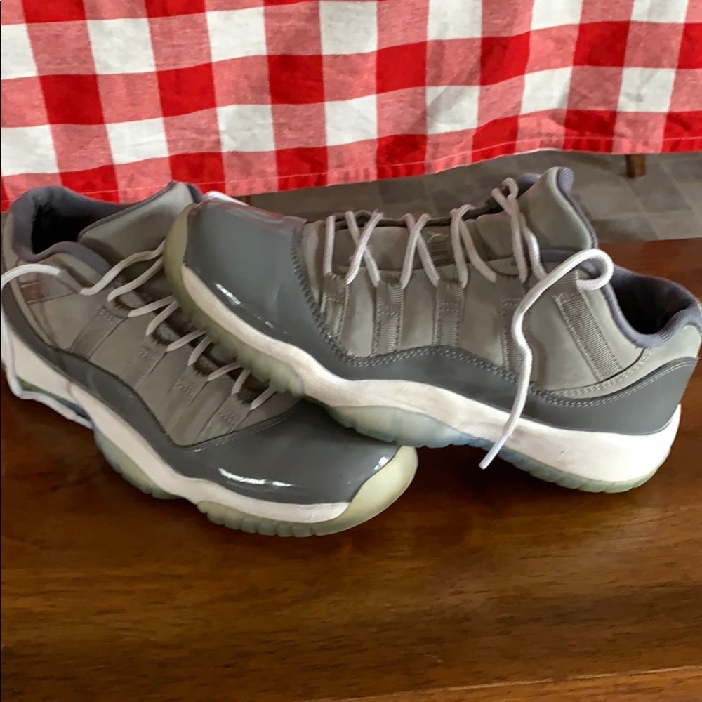 Jordan 11 Low Gray Boys Size 6